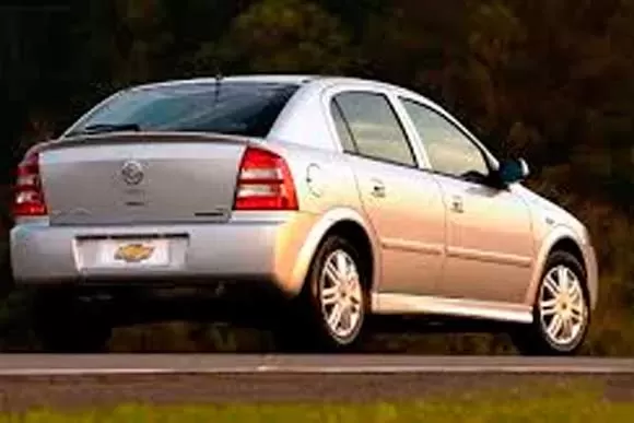 Qual o consumo do Chevrolet Astra  CD 2.0 2003? Desempenho, Ficha Técnica, Preço e Consumo