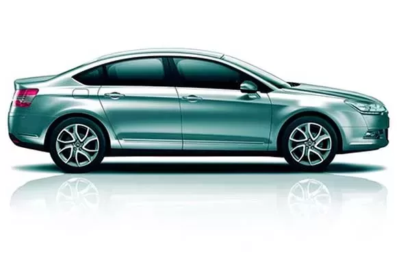 Qual o consumo do Citroen C5  1.6 Turbo  2012? Confira tudo sobre o carro
