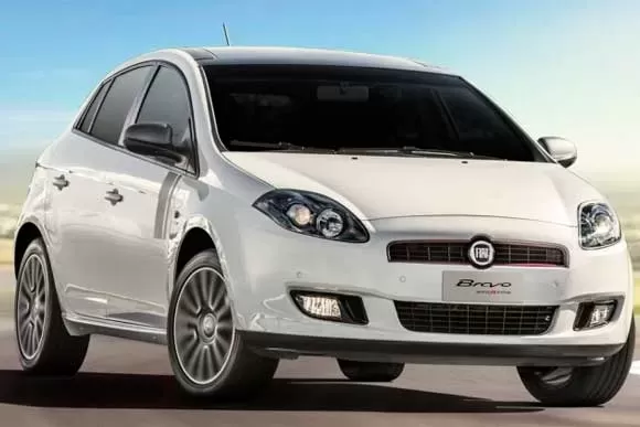 Qual o consumo do Fiat Bravo  Sporting 1.8  2015? Confira tudo sobre o carro