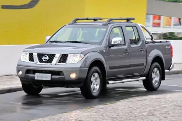 Qual o consumo do Nissan Frontier  SE 2.5 Turbo 4×4 2011? Ficha Técnica, Preço, Consumo e Desempenho