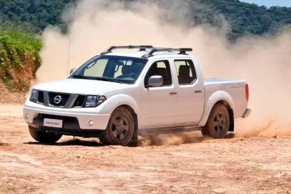 Qual o preço da tabela de um Nissan Frontier  LE Attack 2.5 Turbo 4×4 AT 2013? Preço, Consumo, Desempenho e Ficha Técnica