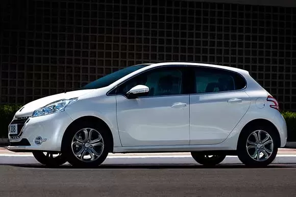 Qual o preço da tabela de um Peugeot 208  Allure 1.2  2018? Preço, Consumo, Desempenho e Ficha Técnica