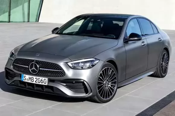 Qual o preço de um Mercedes-Benz C200  AMG Line 1.5  2022? Confira tudo sobre o carro