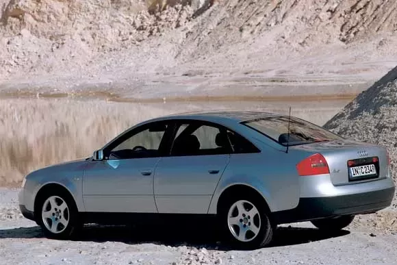 Qual o preço do Audi A6  2.8 V6 2001? Desempenho, Ficha Técnica, Preço e Consumo