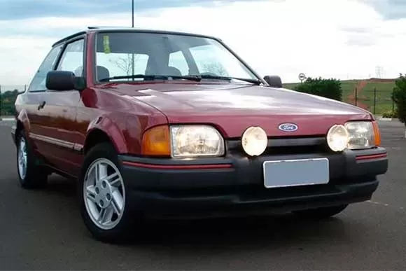 Qual o preço do Ford Escort  XR3 1.8  1992? Confira tudo sobre o carro