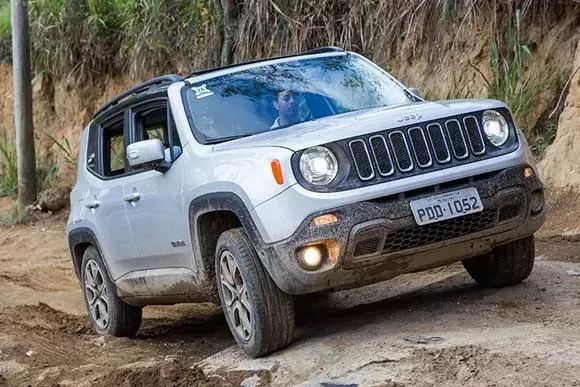 Qual o preço do Jeep Renegade  Longitude 1.8 AT  2021? Desempenho, Ficha Técnica, Preço e Consumo