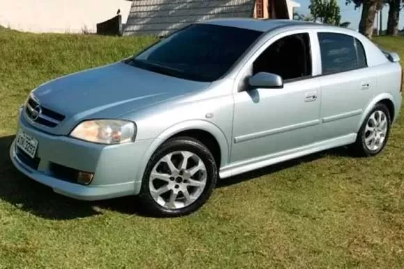 Quantos cv tem o Chevrolet Astra  Advantage 2.0 2005? Confira tudo sobre o carro