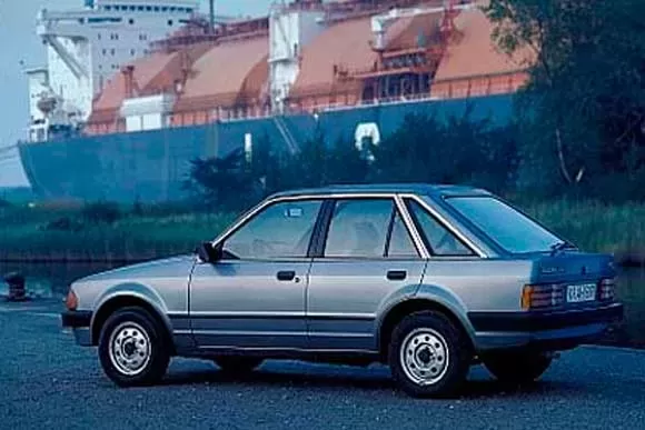Quantos cv tem o Ford Escort  Ghia 1.6  1985? Saiba Tudo sobre o carro