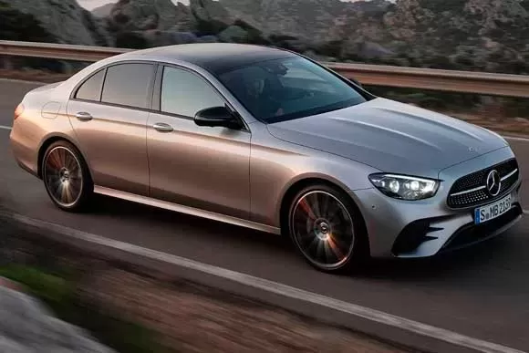 Quantos cv tem o Mercedes-Benz E300  Exclusive 2.0 Turbo  2021? Confira tudo sobre o carro