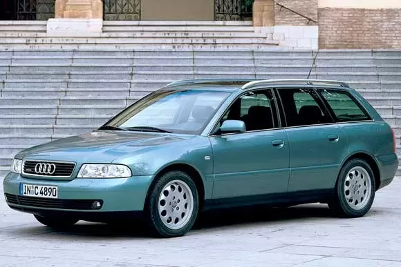 Quantos quilômetros por litro faz o Audi A4 Avant  2.8 V6 30V 30V 1999? Confira tudo sobre o carro