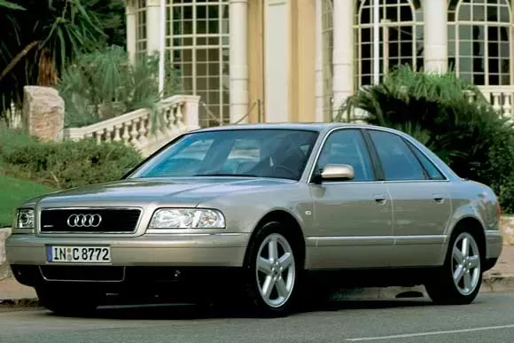 Quantos quilômetros por litro faz o Audi A8  4.2 V8 Quattro  1999? Saiba Tudo sobre o carro