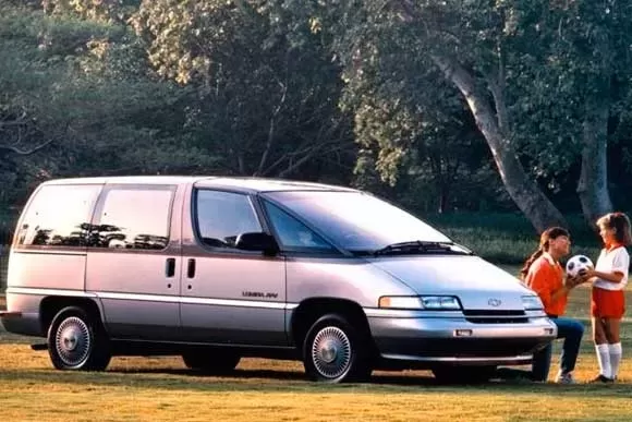 Quantos quilômetros por litro faz o Chevrolet Lumina  APV 3.1 V6  1991? Saiba Tudo sobre o carro