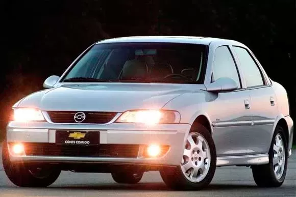 Quantos quilômetros por litro faz o Chevrolet Vectra  Comfort 2.0  2005? Ficha Técnica, Preço, Consumo e Desempenho