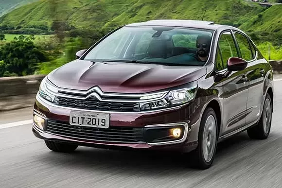 Quantos quilômetros por litro faz o Citroen C4 Lounge  Live 1.6 Turbo  2019? Consumo, Desempenho, Ficha Técnica e Preço