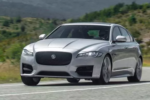 Quantos quilômetros por litro faz o Jaguar XF  Prestige 2.0  2017? Saiba Tudo sobre o carro