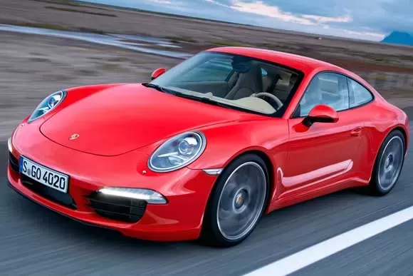 Quantos quilômetros por litro faz o Porsche 911  Carrera 4 3.0 2019? Saiba Tudo sobre o carro