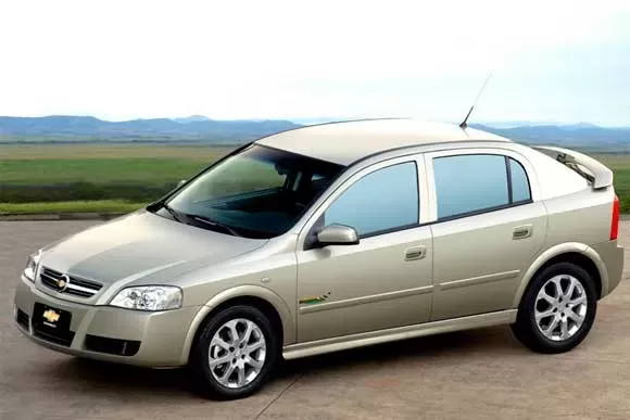 Vale a pena comprar um Chevrolet Astra  Elegance 2.0 2005? Desempenho, Ficha Técnica, Preço e Consumo