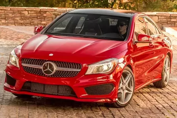 Vale a pena comprar um Mercedes-Benz CLA 250  Sport 2.0 Turbo 4Matic  2017? Desempenho, Ficha Técnica, Preço e Consumo