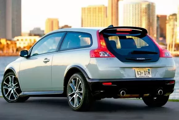 Vale a pena comprar um Volvo C30  2.0  2008? Ficha Técnica, Preço, Consumo e Desempenho